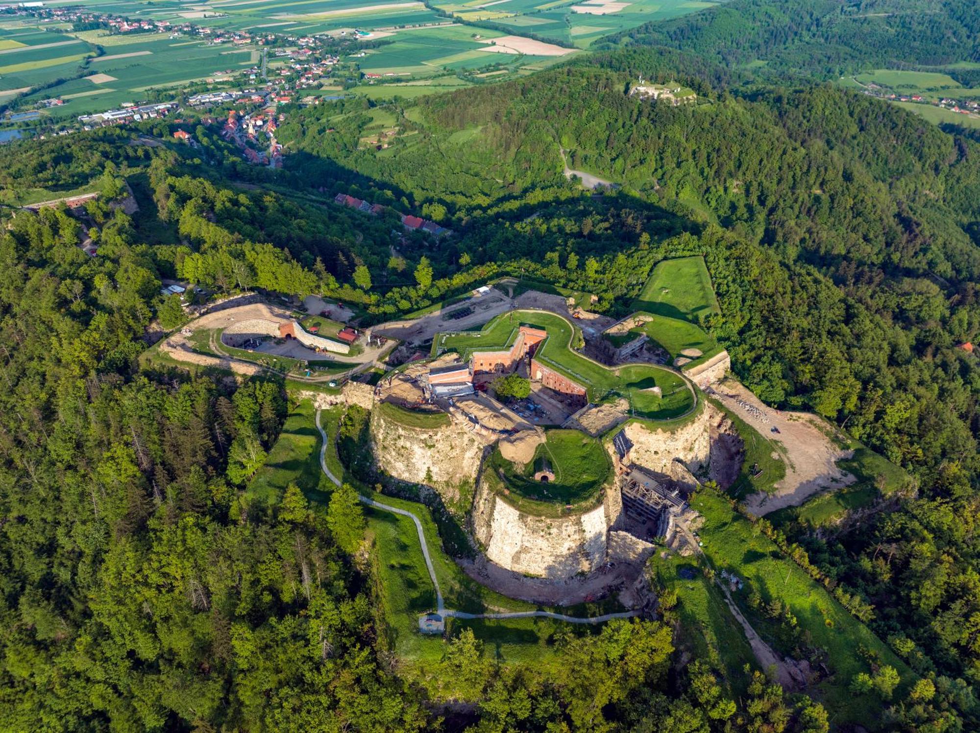 Hotel Twierdza Srebrna Gora Donzon Extérieur photo