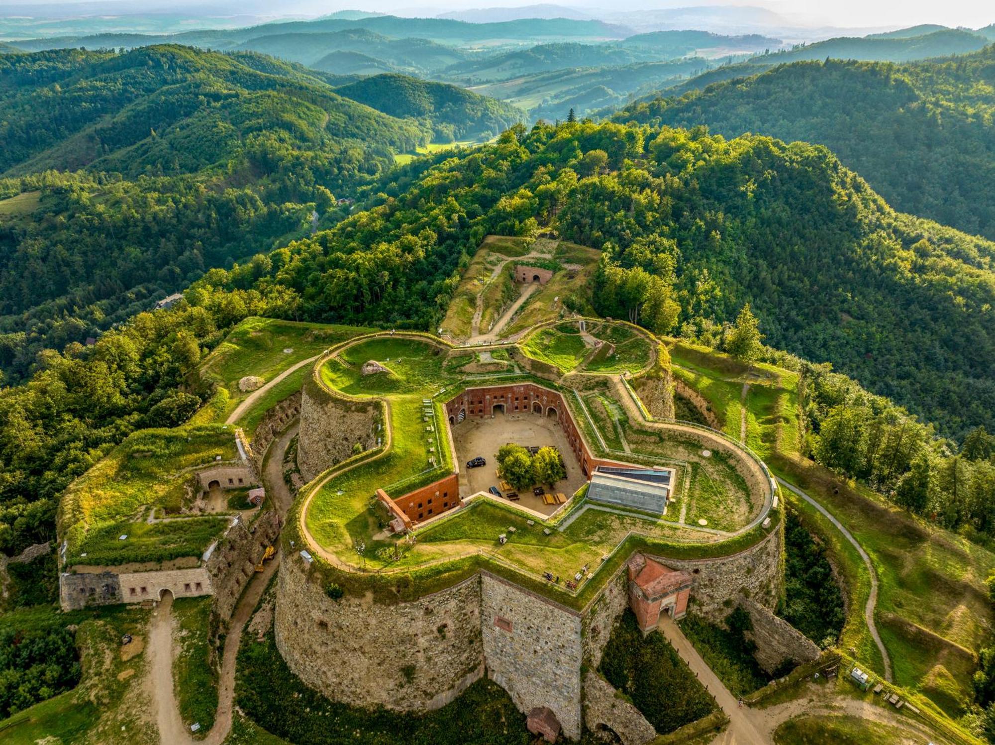 Hotel Twierdza Srebrna Gora Donzon Extérieur photo